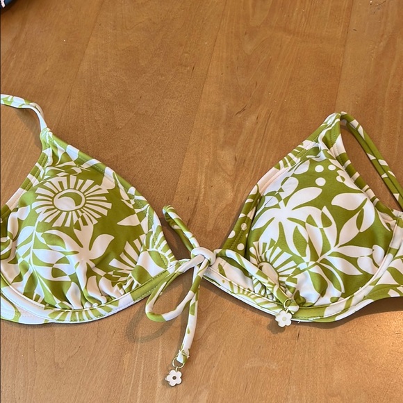 wild fable Other - Green and White Floral Bikini Top